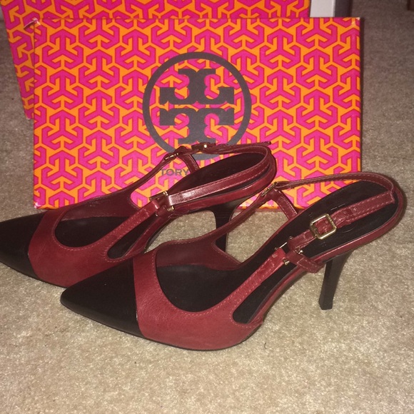 TORY BURCH BLACK/BURGUNDY PUMPS. Beautiful pair - Picture 2 of 7